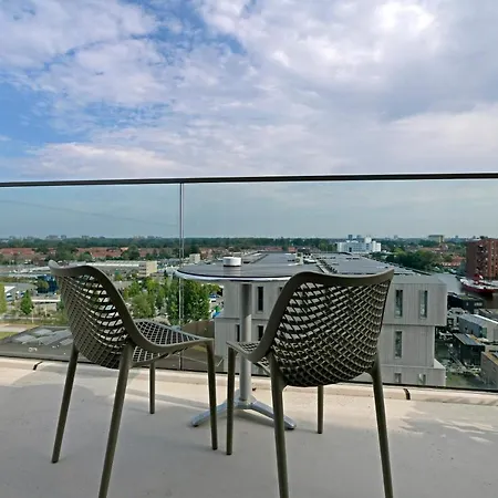 Black Jack Couette-café 4*