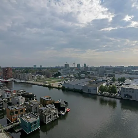 Black Jack לינה וארוחת בוקר 4*